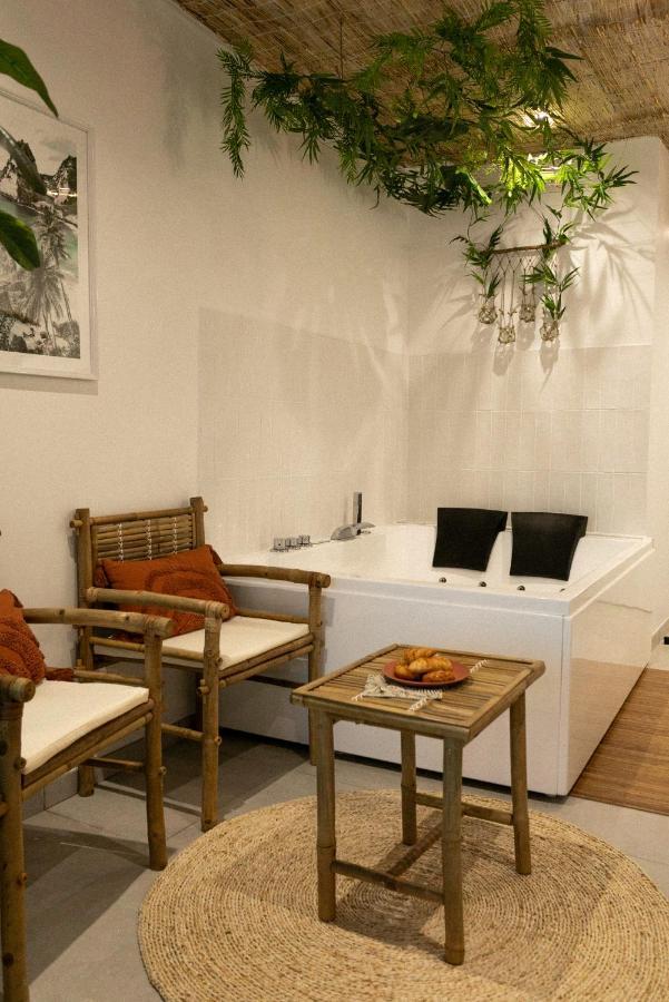 Bali Serenity Balneo Et Lit Rond Lagnieu Exterior photo